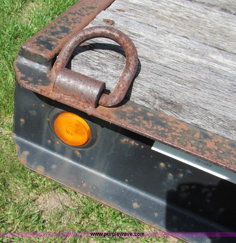 image for item C2193 1995 Trail-Eze 28' gooseneck trailer with hydraulic dovetail