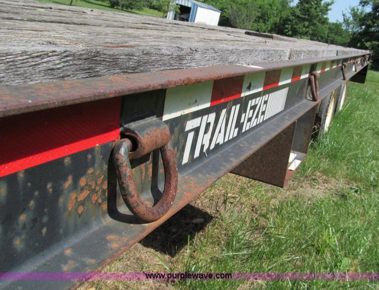 image for item C2193 1995 Trail-Eze 28' gooseneck trailer with hydraulic dovetail