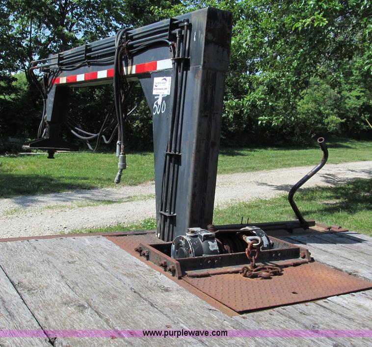 image for item C2193 1995 Trail-Eze 28' gooseneck trailer with hydraulic dovetail