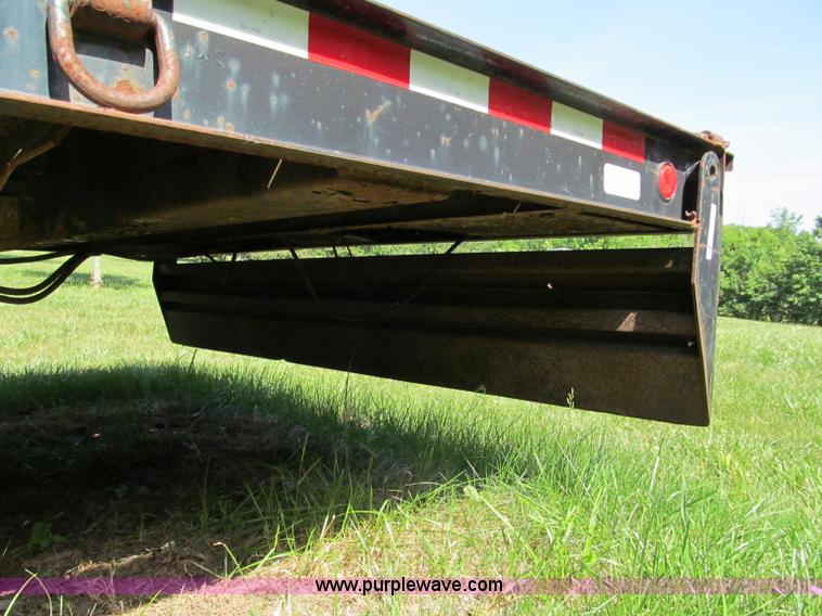 image for item C2193 1995 Trail-Eze 28' gooseneck trailer with hydraulic dovetail