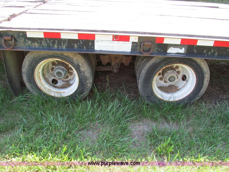image for item C2193 1995 Trail-Eze 28' gooseneck trailer with hydraulic dovetail