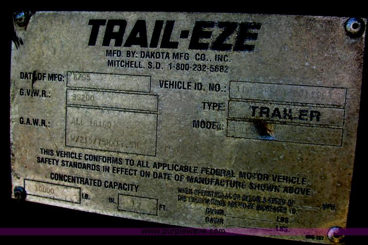 image for item C2193 1995 Trail-Eze 28' gooseneck trailer with hydraulic dovetail