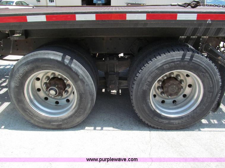 image for item C2196 1990 International 8100 rollback truck