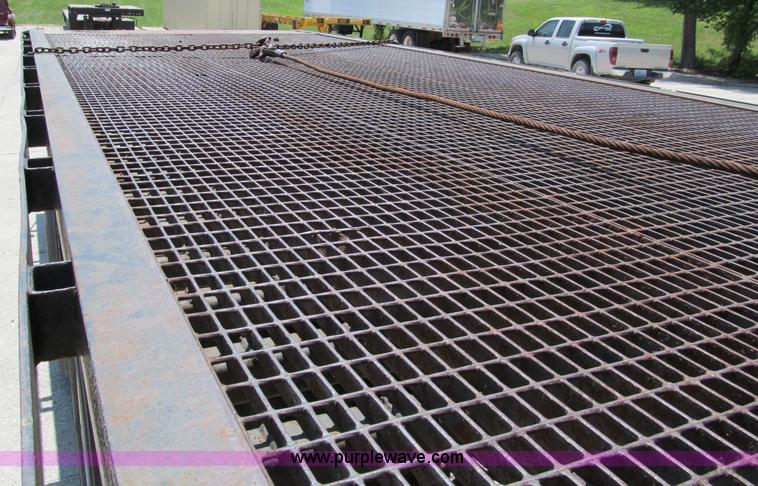 image for item C2196 1990 International 8100 rollback truck