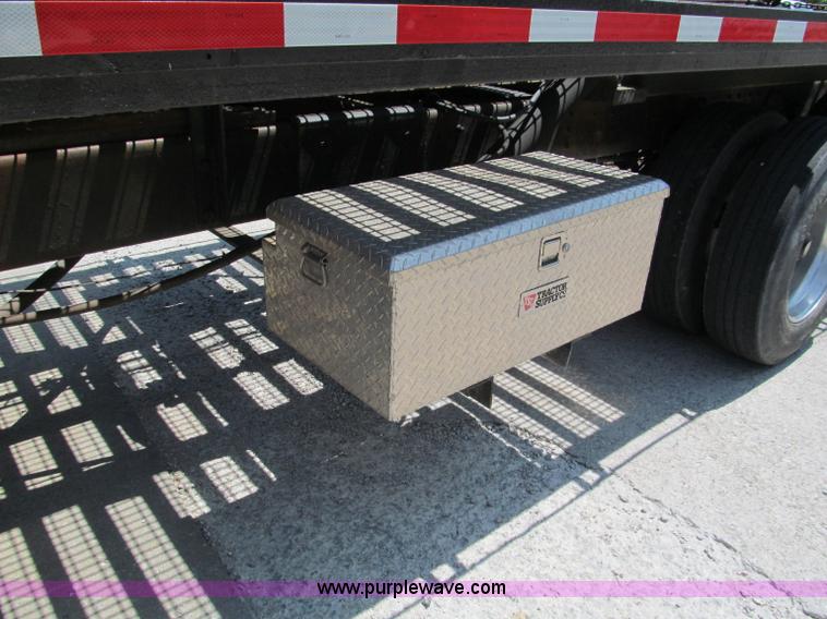 image for item C2196 1990 International 8100 rollback truck