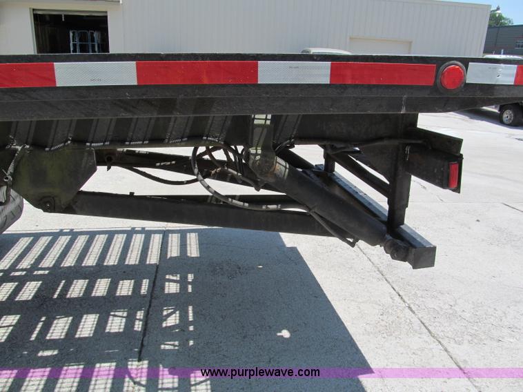 image for item C2196 1990 International 8100 rollback truck