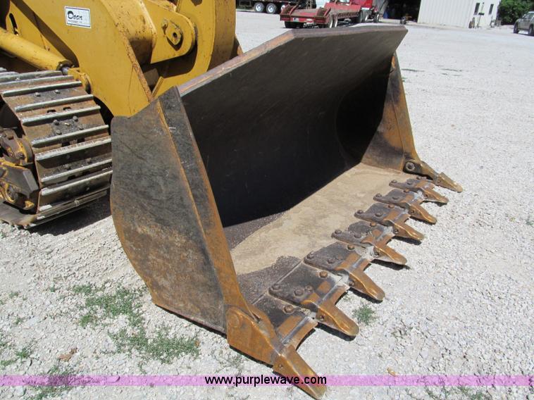 image for item C2209 2002 Caterpillar 953C track loader