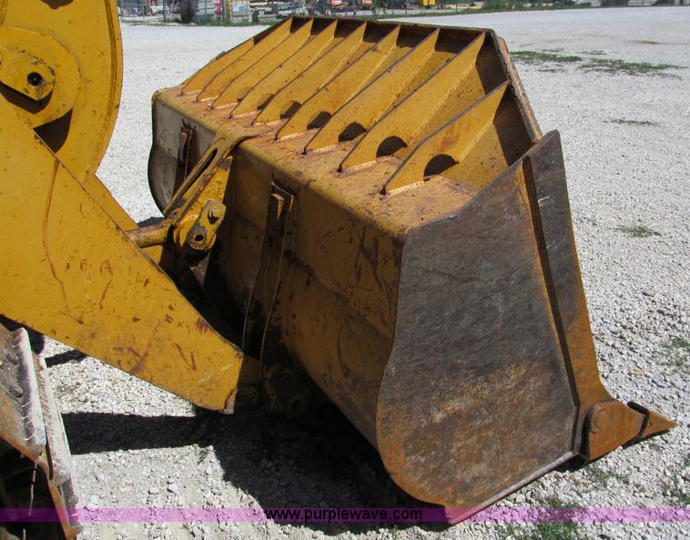image for item C2209 2002 Caterpillar 953C track loader