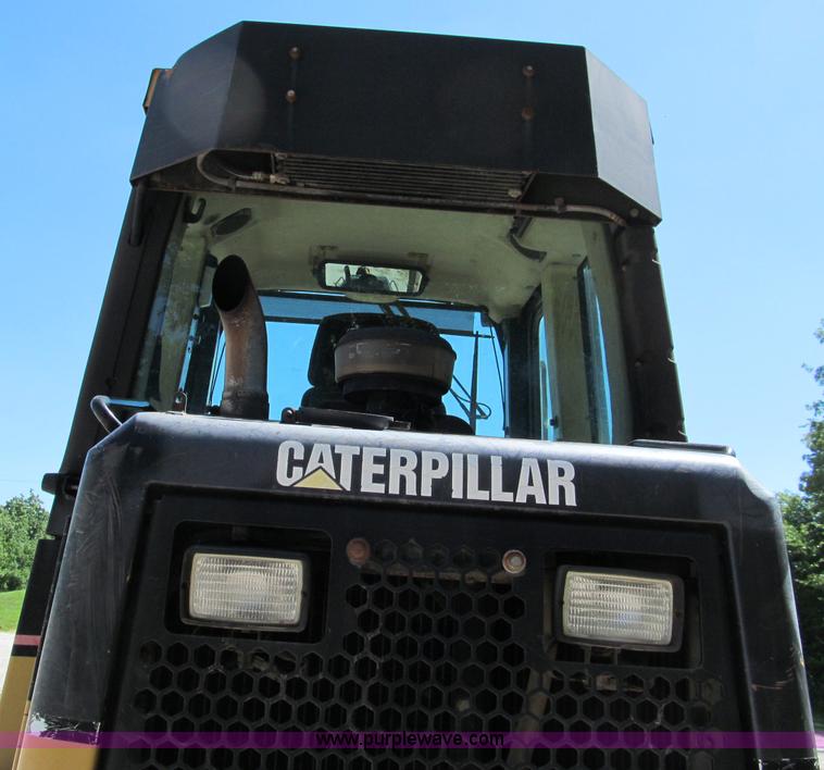 image for item C2209 2002 Caterpillar 953C track loader
