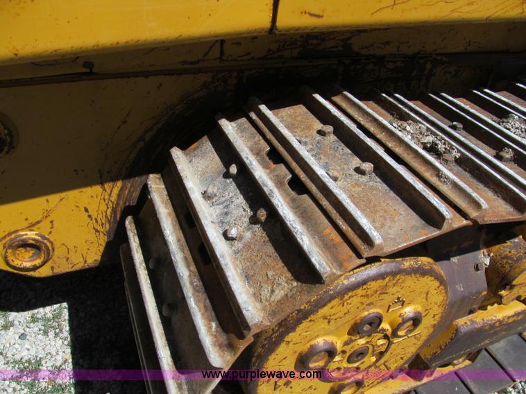 image for item C2209 2002 Caterpillar 953C track loader