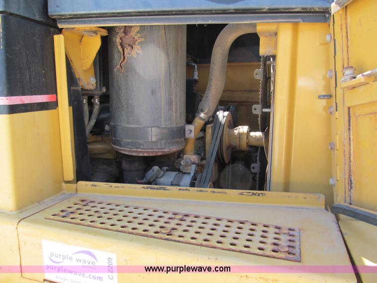 image for item C2209 2002 Caterpillar 953C track loader