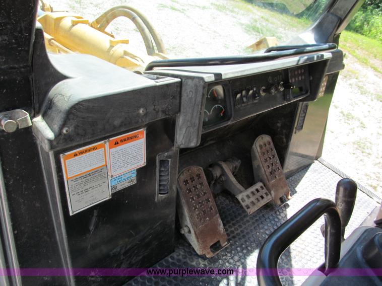 image for item C2209 2002 Caterpillar 953C track loader