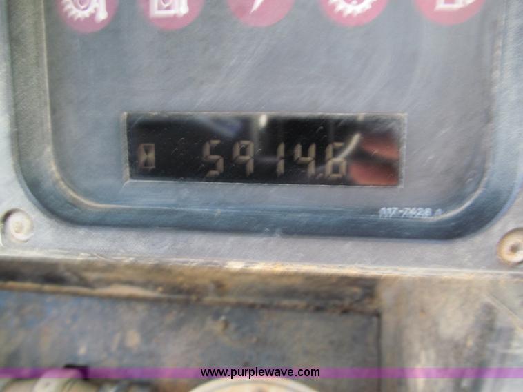 image for item C2209 2002 Caterpillar 953C track loader