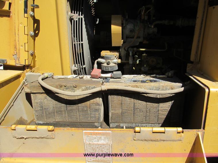 image for item C2209 2002 Caterpillar 953C track loader