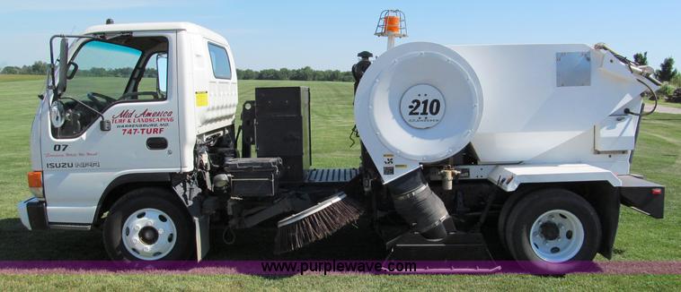 image for item C2212 2000 Isuzu vacuum truck with sweeper
