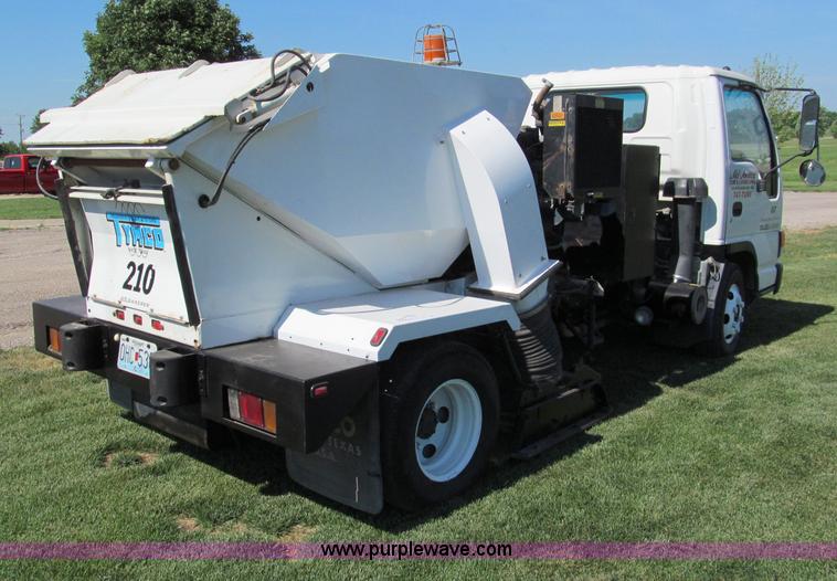 image for item C2212 2000 Isuzu vacuum truck with sweeper