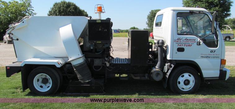 image for item C2212 2000 Isuzu vacuum truck with sweeper