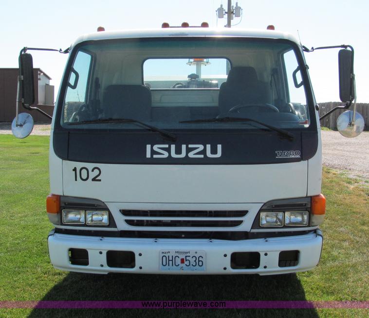 image for item C2212 2000 Isuzu vacuum truck with sweeper