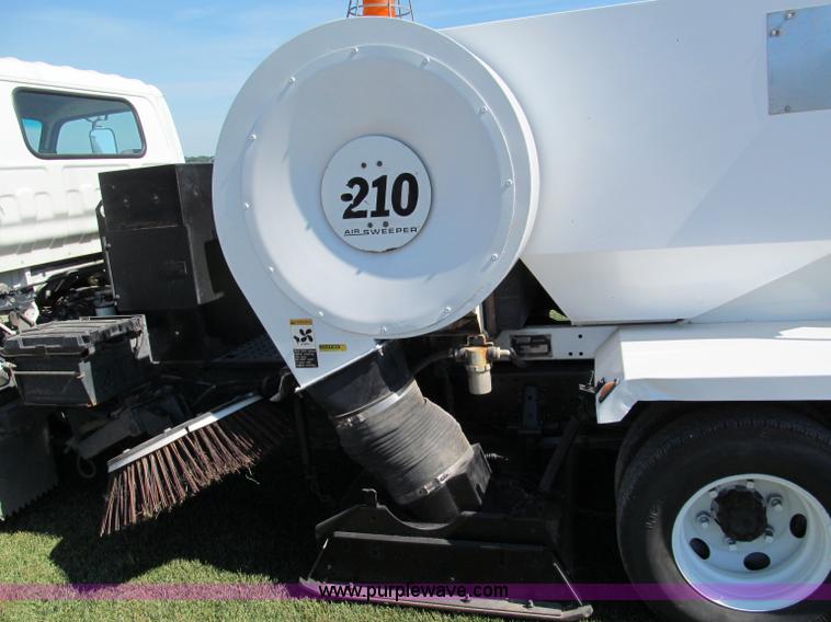 image for item C2212 2000 Isuzu vacuum truck with sweeper