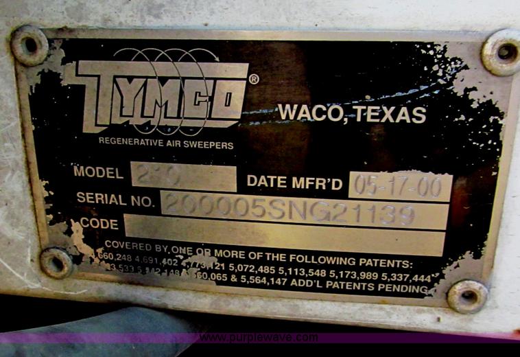 image for item C2212 2000 Isuzu vacuum truck with sweeper