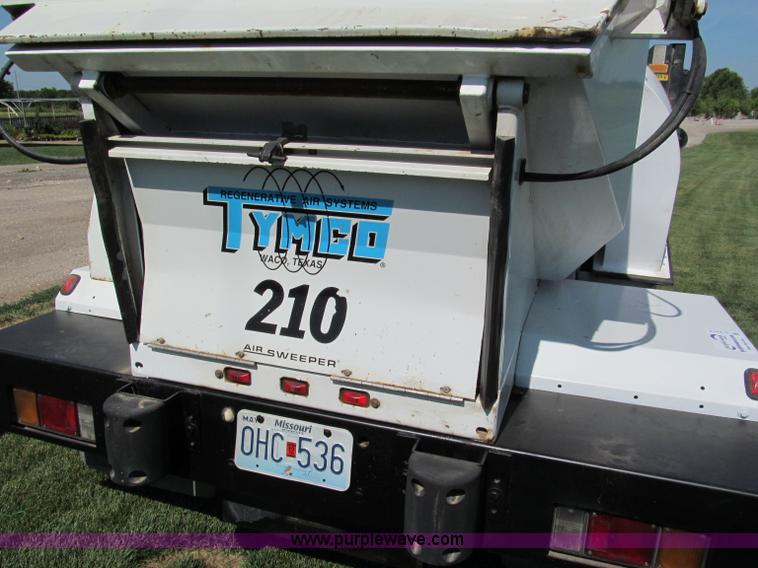 image for item C2212 2000 Isuzu vacuum truck with sweeper