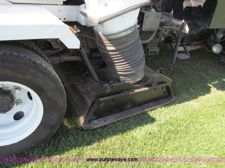 image for item C2212 2000 Isuzu vacuum truck with sweeper