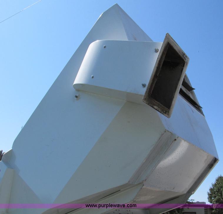 image for item C2212 2000 Isuzu vacuum truck with sweeper