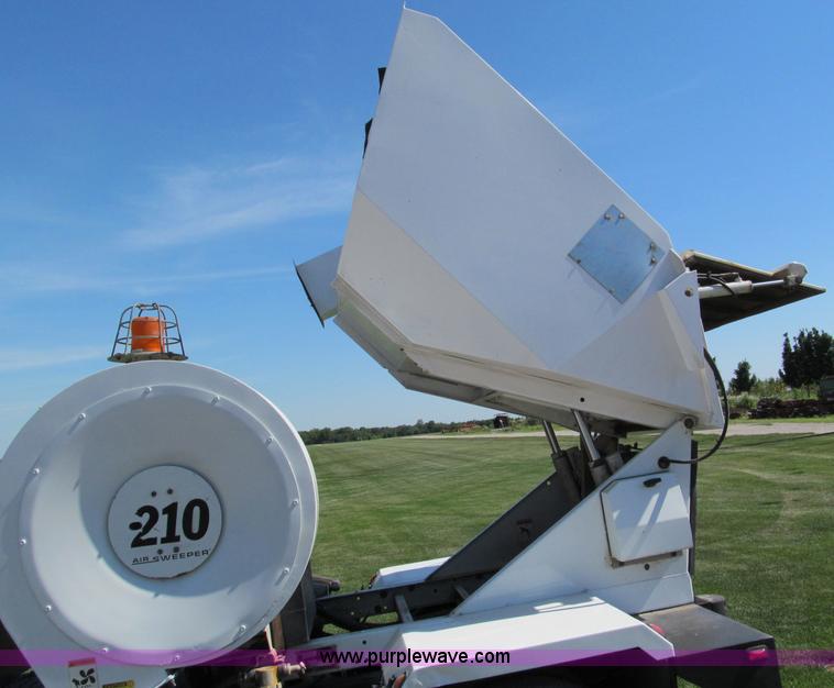 image for item C2212 2000 Isuzu vacuum truck with sweeper