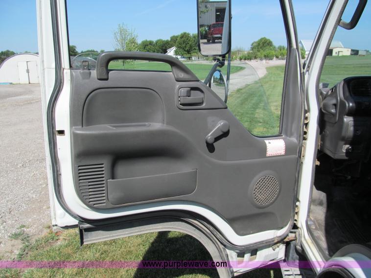 image for item C2212 2000 Isuzu vacuum truck with sweeper