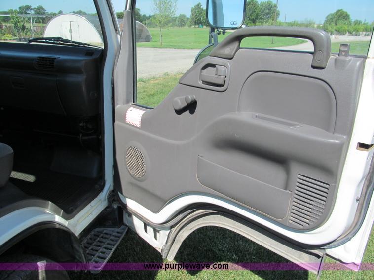 image for item C2212 2000 Isuzu vacuum truck with sweeper