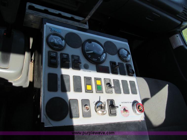 image for item C2212 2000 Isuzu vacuum truck with sweeper