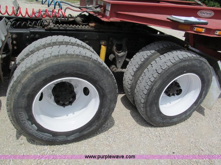 image for item C2218 1993 International 9400 Eagle semi truck