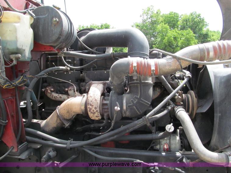 image for item C2218 1993 International 9400 Eagle semi truck