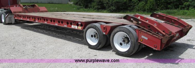 image for item C2219 2004 Fontaine lowboy trailer