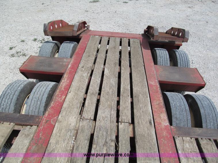 image for item C2219 2004 Fontaine lowboy trailer