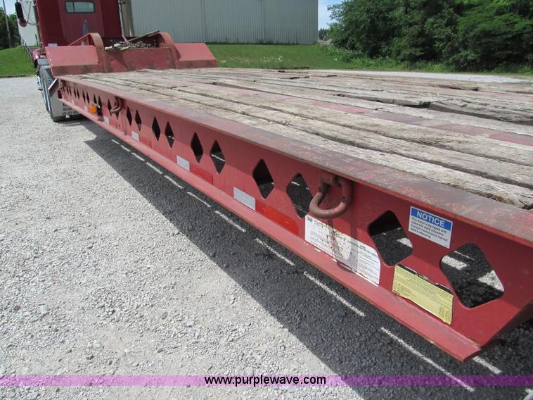 image for item C2219 2004 Fontaine lowboy trailer