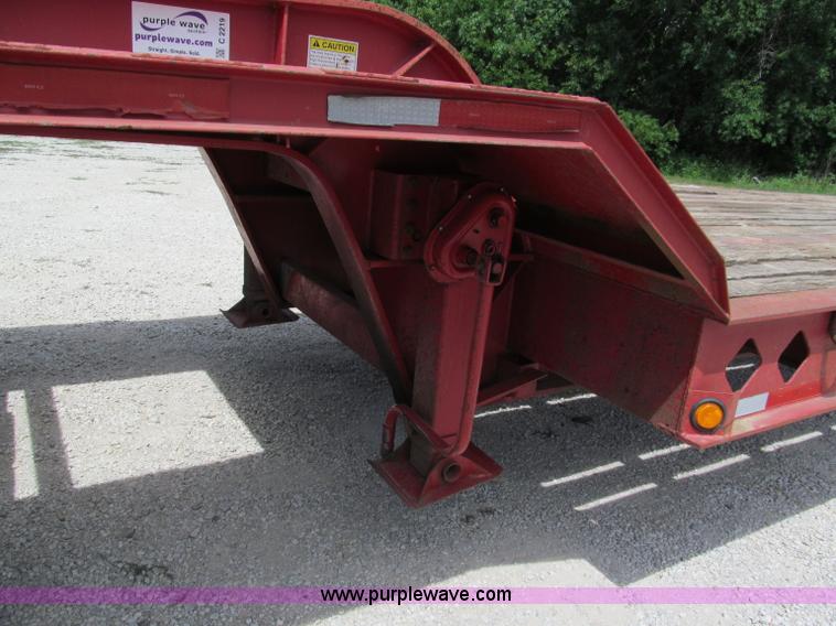 image for item C2219 2004 Fontaine lowboy trailer