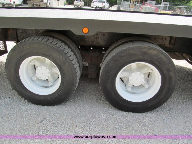 image for item C2220 1987 Ford L8000 concrete panel crane truck