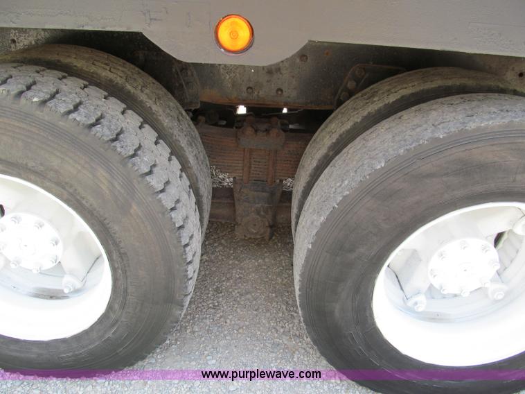 image for item C2220 1987 Ford L8000 concrete panel crane truck