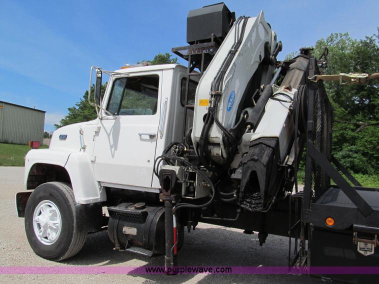 image for item C2220 1987 Ford L8000 concrete panel crane truck