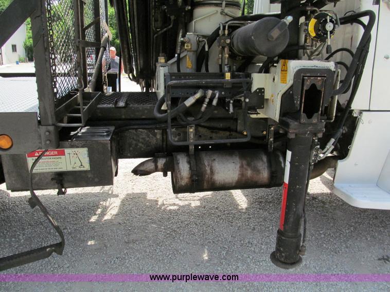 image for item C2220 1987 Ford L8000 concrete panel crane truck