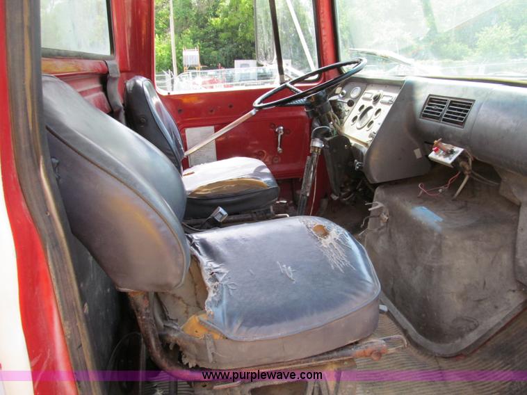 image for item C2220 1987 Ford L8000 concrete panel crane truck