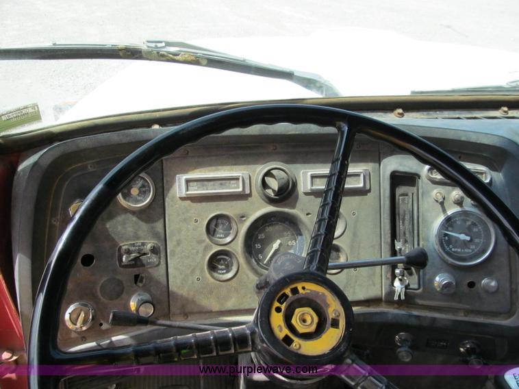 image for item C2220 1987 Ford L8000 concrete panel crane truck