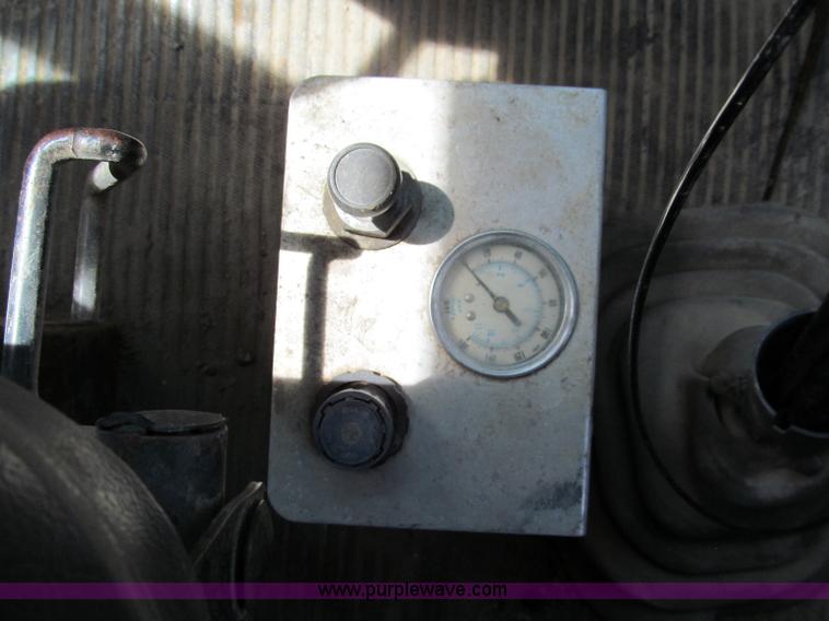 image for item C2220 1987 Ford L8000 concrete panel crane truck