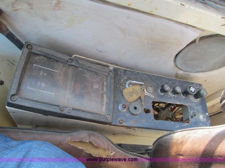 image for item C2221 Koehring 6612 excavator