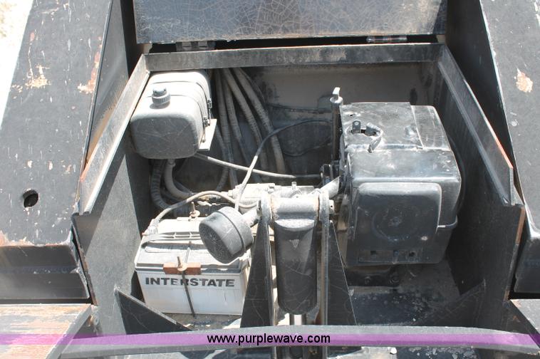 image for item C2517 1996 Eager Beaver 50GSL 48.5' detachable lowboy trailer