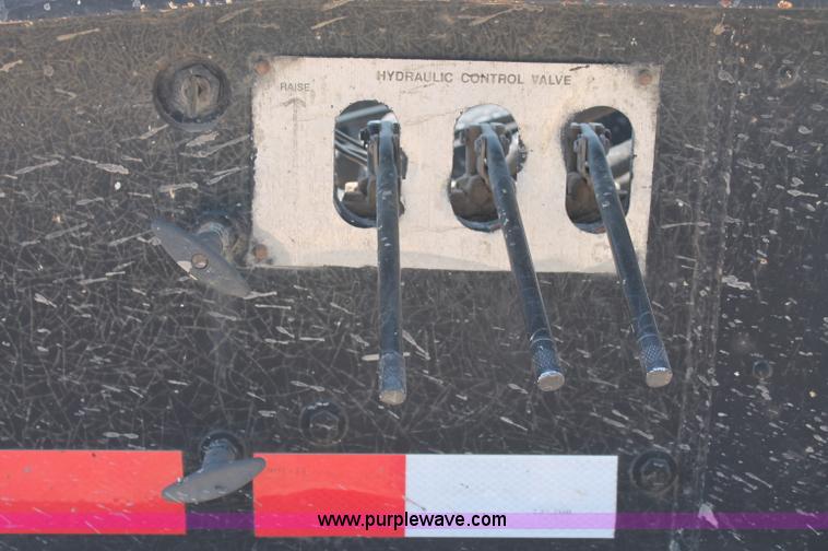 image for item C2517 1996 Eager Beaver 50GSL 48.5' detachable lowboy trailer