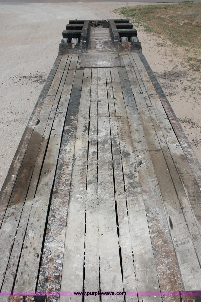 image for item C2517 1996 Eager Beaver 50GSL 48.5' detachable lowboy trailer