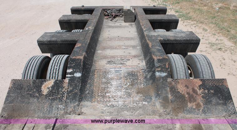 image for item C2517 1996 Eager Beaver 50GSL 48.5' detachable lowboy trailer