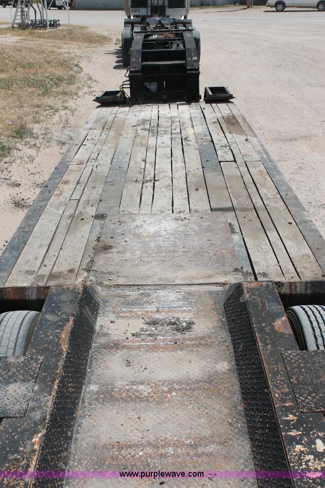 image for item C2517 1996 Eager Beaver 50GSL 48.5' detachable lowboy trailer